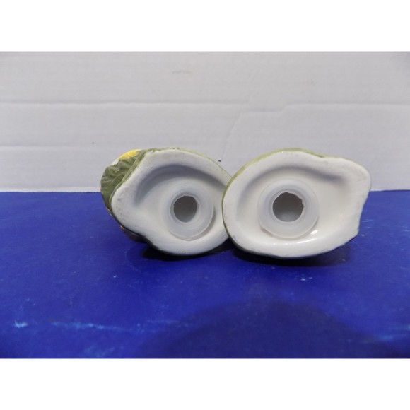 New Roosters Chickens Hens Salt and Pepper Shakers - Picture 5 of 5